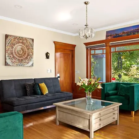 Best Neighborhood In Berkeley Luxury Home